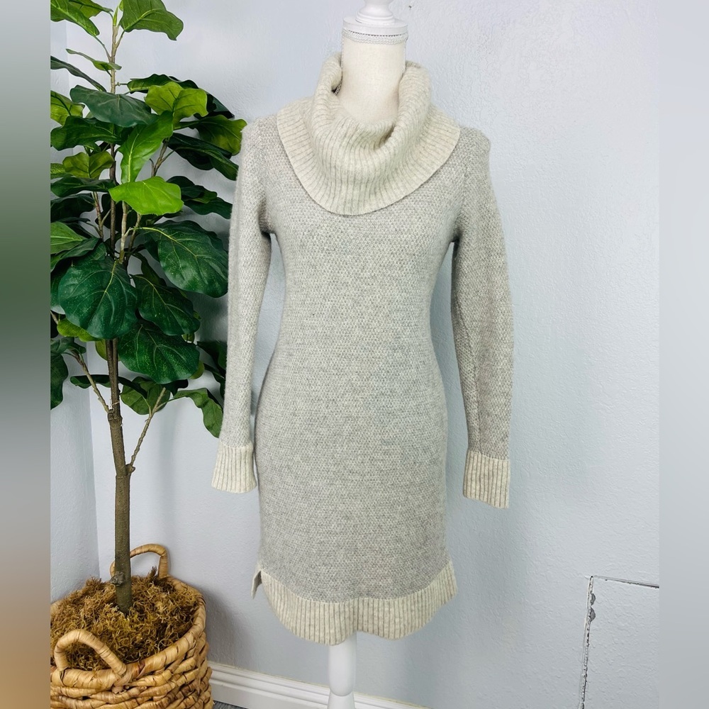 NWOT Cynthia Rowley Lambs Wool Cowl Neck Grey Sweater Dress Size Small